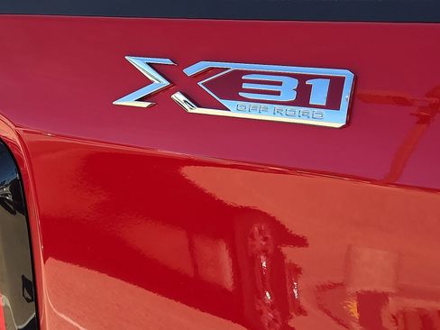 New 2026 GMC Sierra 1500 SLE w/ X31 Off-Road Package AWD/4WD image 8