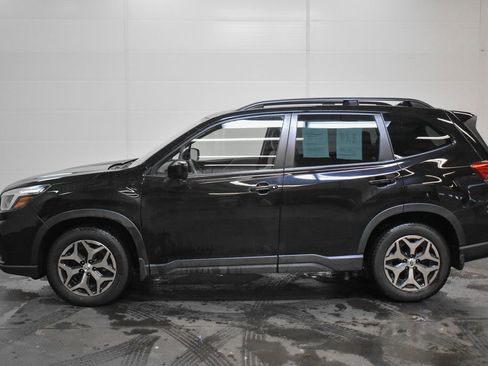 Used 2021 Subaru Forester Premium image 4