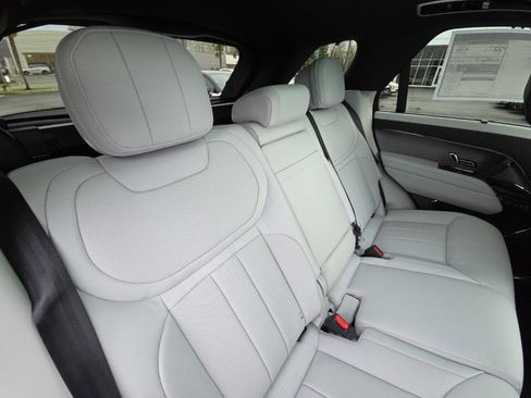 New 2026 Land Rover Range Rover Sport SE image 18