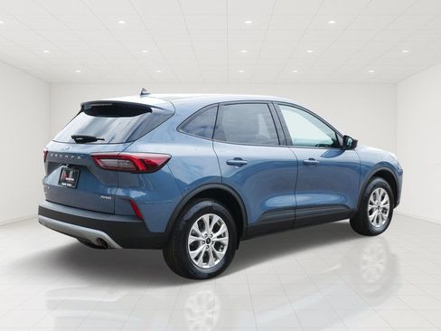 Certified 2025 Ford Escape Active w/ Cold Weather Package AWD/4WD image 3
