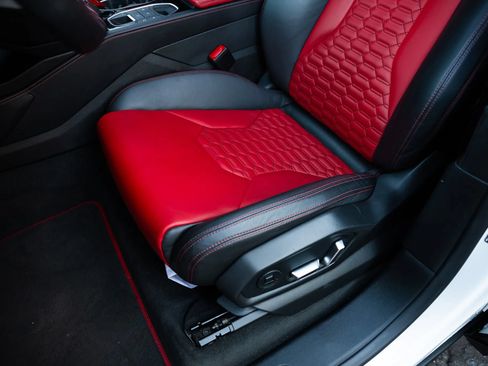 Used 2021 Lamborghini Urus AWD/4WD image 27
