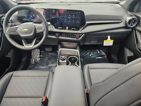 New 2026 Chevrolet Equinox LT w/ Convenience Package II image 17