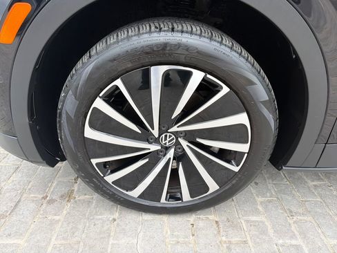 Certified 2023 Volkswagen ID.4 Pro S Plus image 25