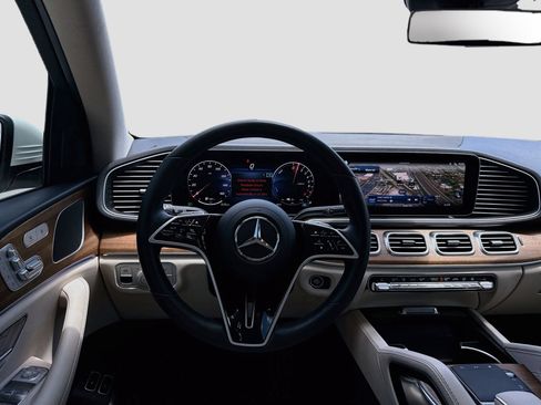 Used 2025 Mercedes-Benz GLE 450e 4MATIC image 17
