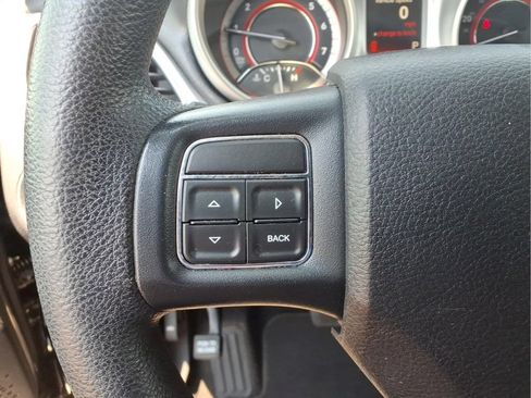 Used 2016 Dodge Journey SE w/ Flexible Seating Group FWD image 12