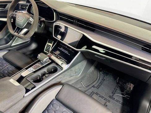 Used 2024 Audi RS 6 performance w/ Matte Carbon Package image 29