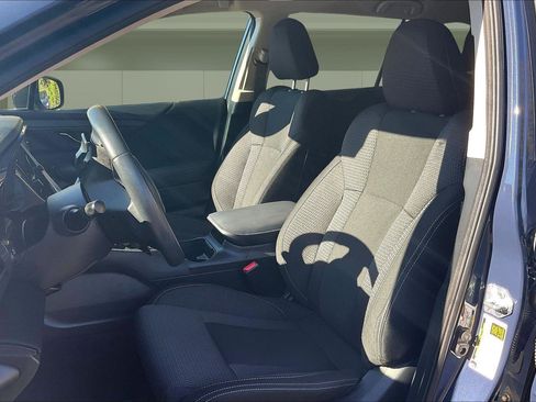 Used 2023 Subaru Outback Premium image 27