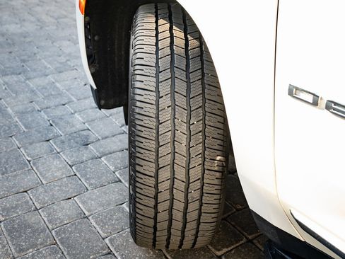 Used 2021 GMC Yukon XL Denali image 43