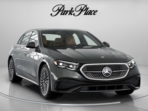 New 2026 Mercedes-Benz E 350 4MATIC Sedan image 34
