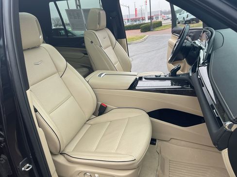 Used 2023 Cadillac Escalade Premium Luxury w/ LPO, Floor Liner Package AWD/4WD image 38