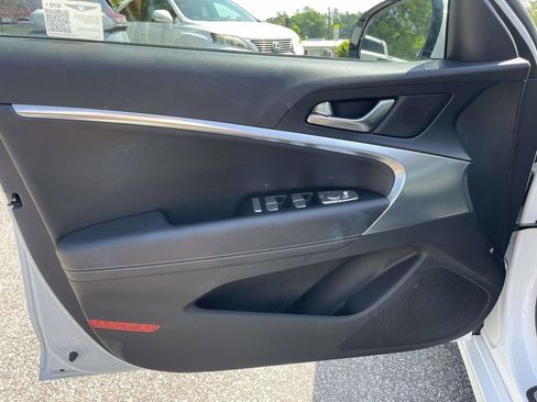 Used 2025 Genesis G70 2.5T RWD image 16