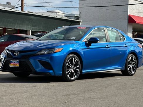 Used 2018 Toyota Camry SE FWD image 8