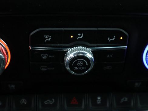 Used 2021 GMC Sierra 1500 SLT w/ SLT Premium Package image 41