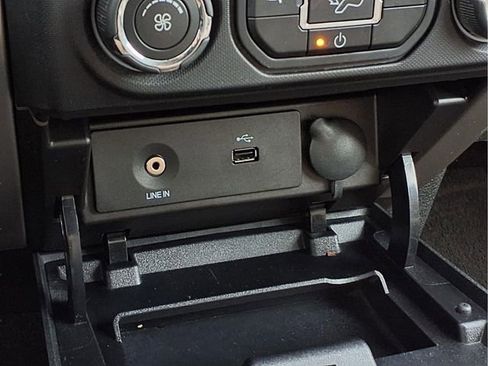 Used 2013 Ford F150 XLT w/ XLT Chrome Pkg image 11