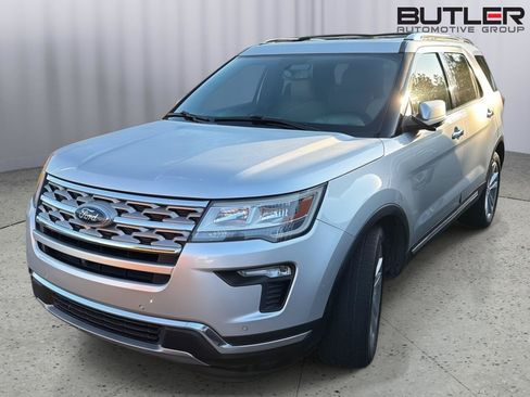 Used 2018 Ford Explorer Limited FWD image 2