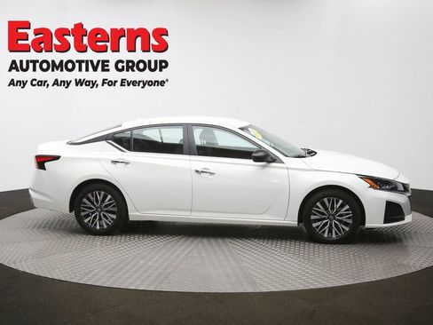 Used 2025 Nissan Altima 2.5 SV image 45