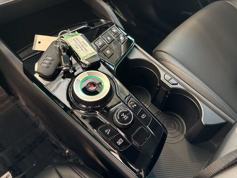 Certified 2025 Kia Sportage SX Prestige AWD/4WD image 21