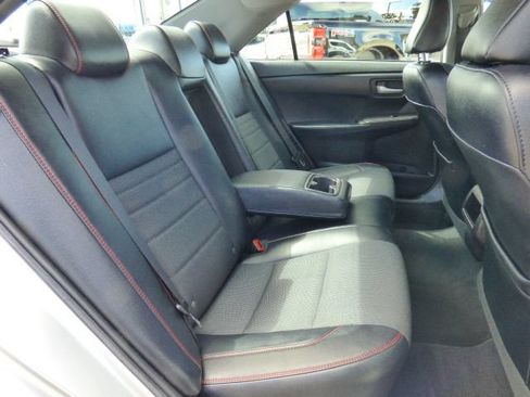 Used 2016 Toyota Camry SE FWD image 16