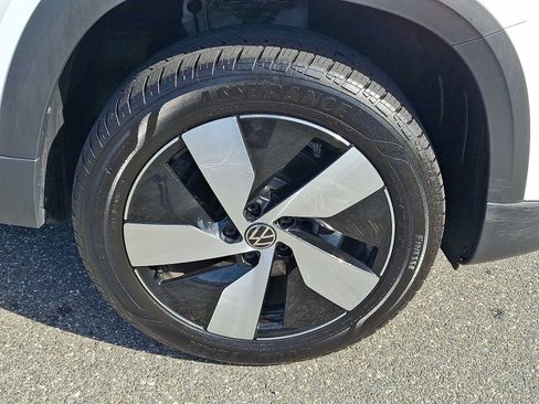 Used 2025 Volkswagen Taos S AWD/4WD image 8