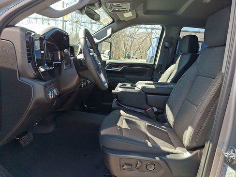 New 2026 GMC Sierra 2500 SLE w/ SLE Value Package; AWD/4WD image 13