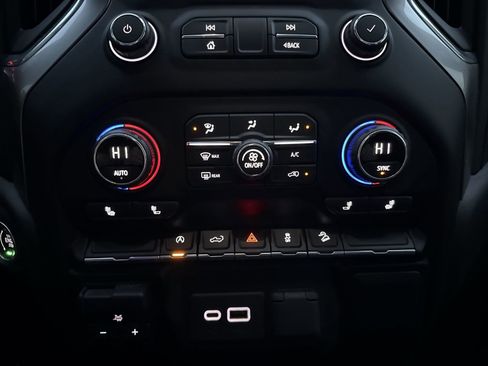 Used 2021 Chevrolet Silverado 1500 RST image 20