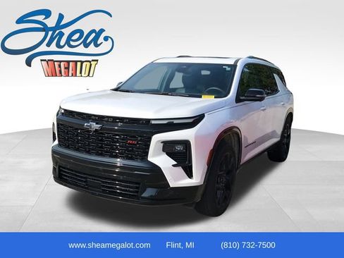 Used 2024 Chevrolet Traverse RS FWD image 1
