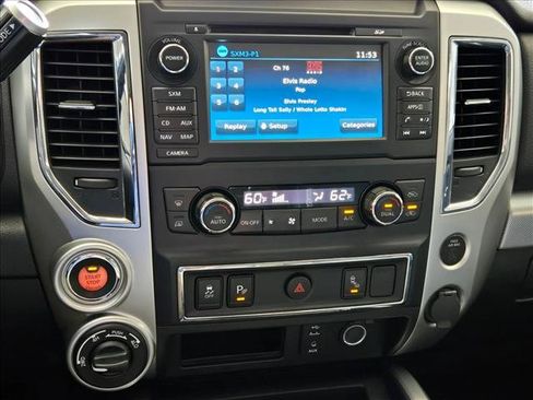 Used 2018 Nissan Titan PRO-4X AWD/4WD image 14