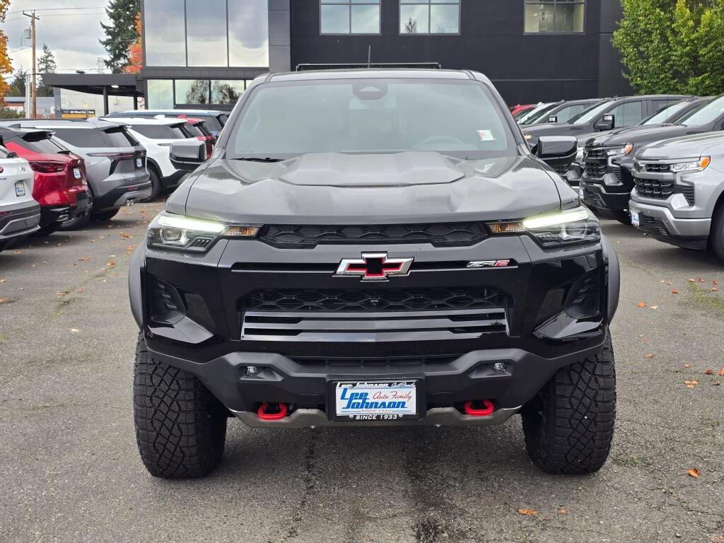 New 2026 Chevrolet Colorado ZR2 w/ Midnight Edition AWD/4WD image 8