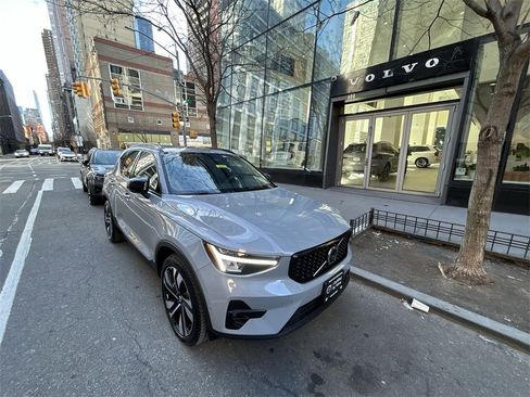 Certified 2024 Volvo XC40 B5 Plus w/ Protection Package Premier image 1