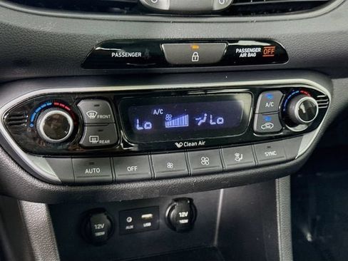 Used 2020 Hyundai Elantra GT w/ Style Package 02 FWD image 15