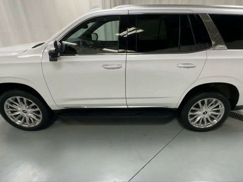 Certified 2023 Cadillac Escalade Premium Luxury image 5