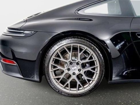 Used 2025 Porsche 911 Carrera RWD image 8