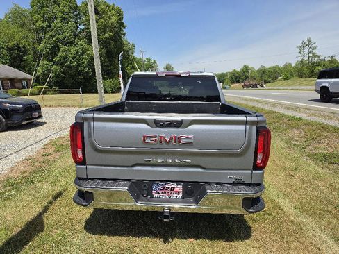 Used 2025 GMC Sierra 1500 SLT AWD/4WD image 4