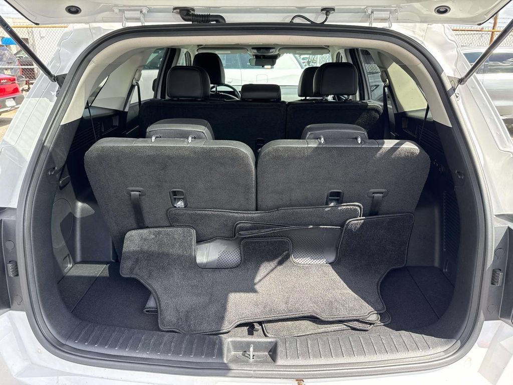 Certified 2025 Kia Sorento S FWD image 10