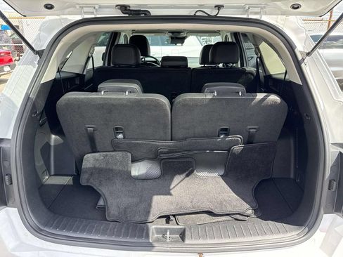 Certified 2025 Kia Sorento S FWD image 10