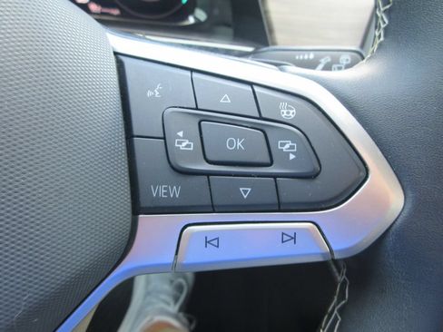 Used 2024 Volkswagen Atlas SEL AWD/4WD image 27