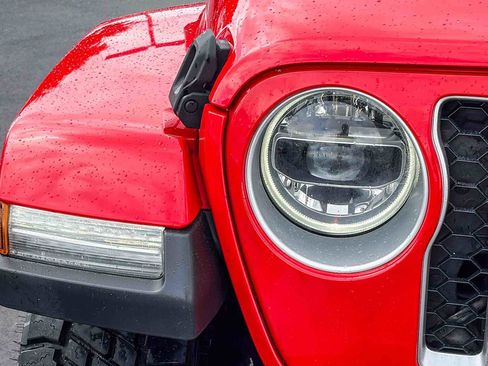 Used 2020 Jeep Gladiator Overland image 7