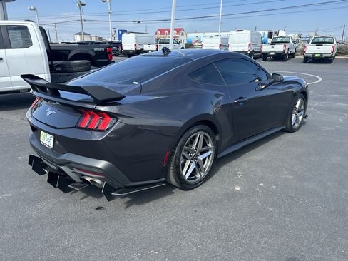 Used 2024 Ford Mustang Coupe image 7