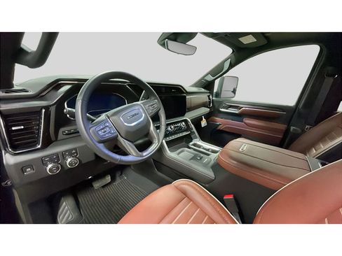 Used 2025 GMC Sierra 2500 Denali Ultimate w/ Max Trailering Package image 10
