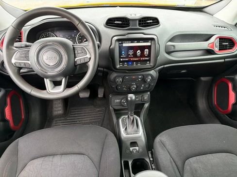 Used 2023 Jeep Renegade Trailhawk AWD/4WD image 17