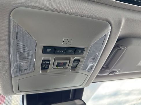 Used 2023 Toyota RAV4 XLE Premium image 20