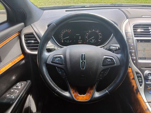 Used 2018 Lincoln MKX Reserve FWD image 6