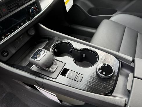 New 2026 Nissan Rogue SV image 25