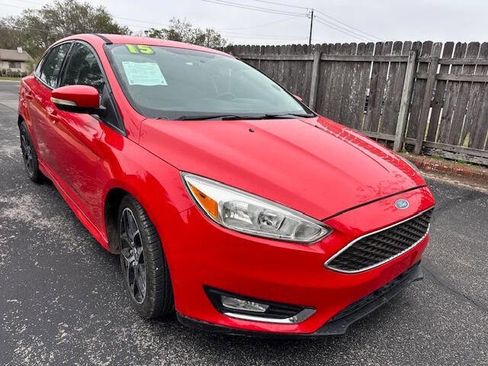 Used 2015 Ford Focus SE w/ SE Sport Package image 33