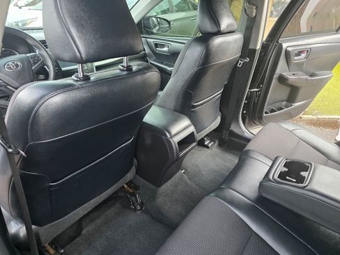 Used 2016 Toyota Camry SE image 32