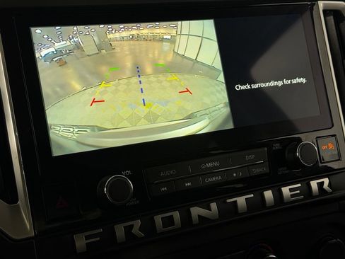 Used 2025 Nissan Frontier SV RWD image 17