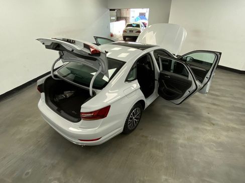 Used 2019 Volkswagen Jetta SE image 50