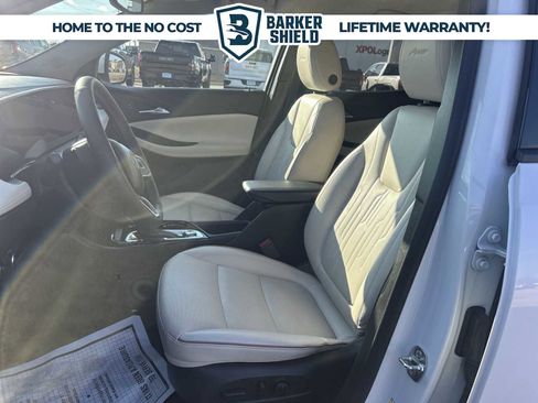 Used 2025 Buick Encore GX Avenir w/ Avenir Convenience Package FWD image 17