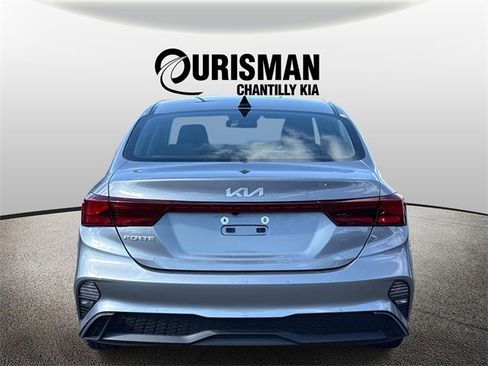 Used 2024 Kia Forte LXS image 3