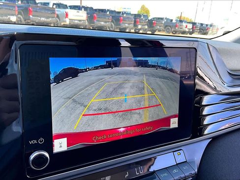 Used 2025 Toyota Camry LE image 27